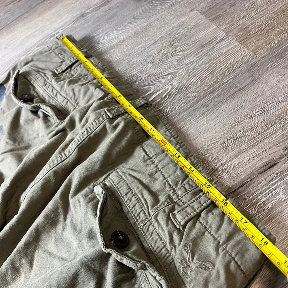 American Eagle Cargo Shorts Mens 38 Green Flag Graphic Distressed Cotton Utility